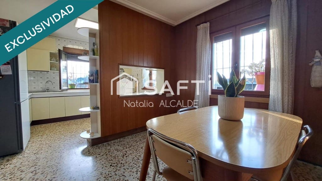 Chalet de 6 habitaciones en Carracedelo en venta - 285.000 € (Ref: 9595505)