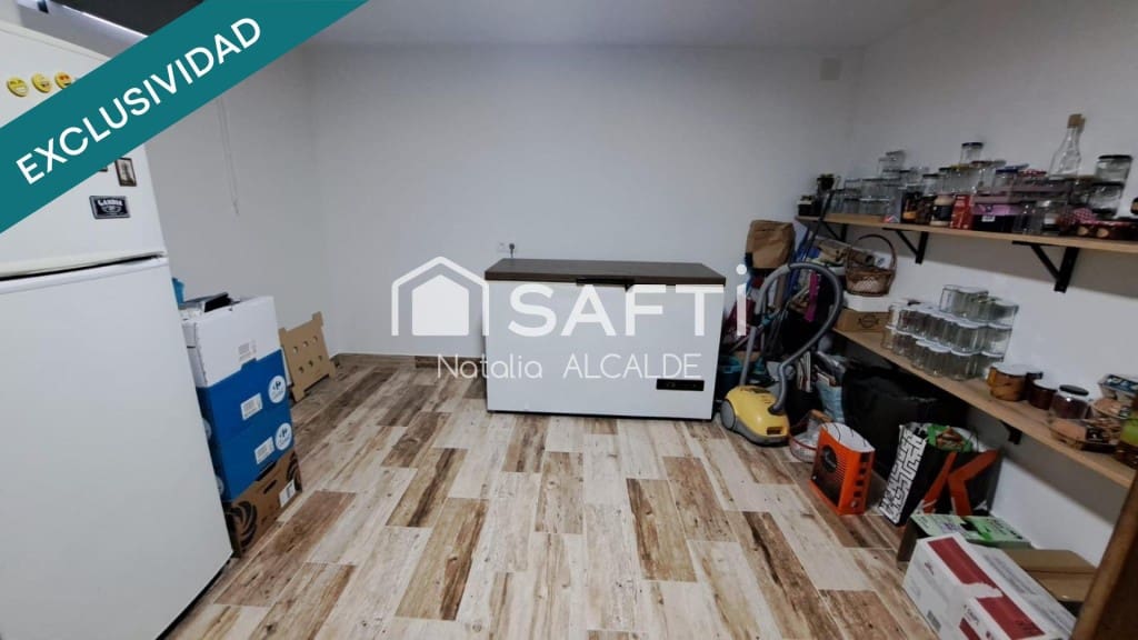 Chalet de 6 habitaciones en Carracedelo en venta - 285.000 € (Ref: 9595505)