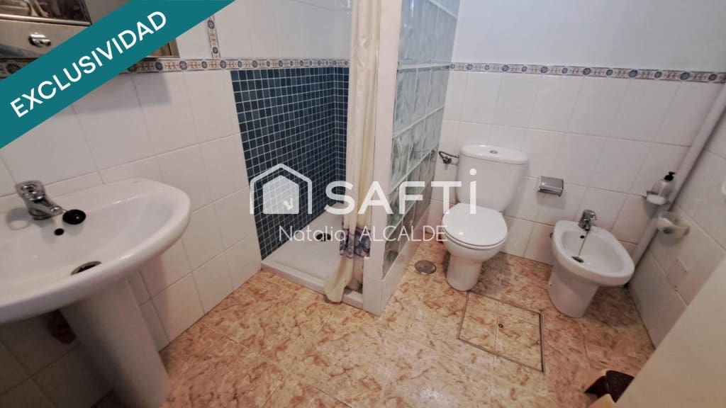 Chalet de 6 habitaciones en Carracedelo en venta - 285.000 € (Ref: 9595505)