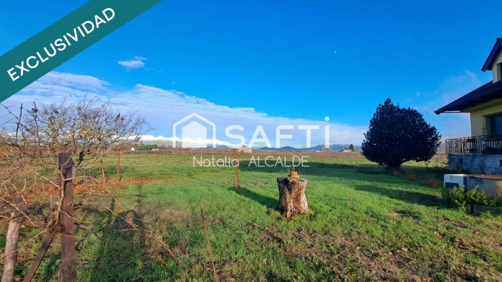 Chalet de 6 habitaciones en Carracedelo en venta - 285.000 € (Ref: 9595505)