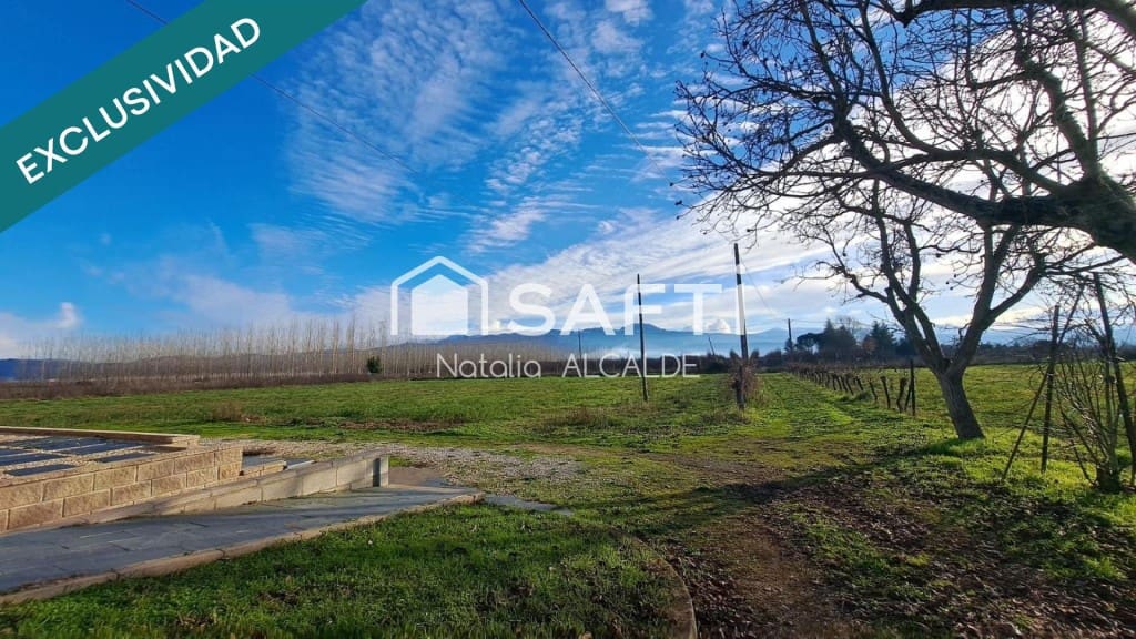 Chalet de 6 habitaciones en Carracedelo en venta - 285.000 € (Ref: 9595505)