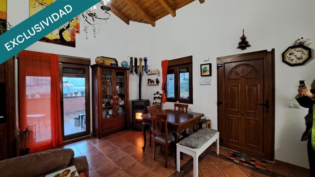 2 bedroom Finca/Country House for sale in Toral de los Vados - € 92,000 (Ref: 9595506)