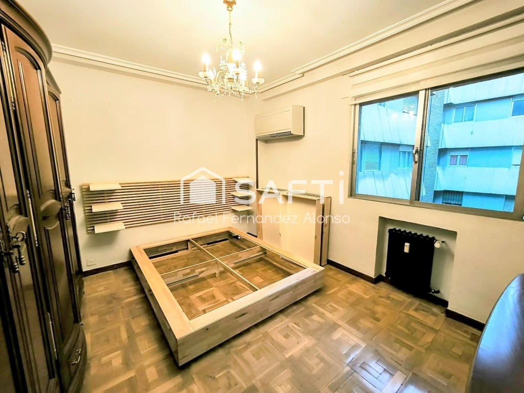 Apartamento de 3 habitaciones en León ciudad en venta - 185.000 € (Ref: 9595507)