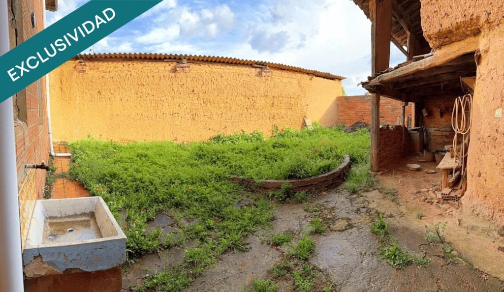 4 soveværelse Finca/Landehus til salg i Santas Martas med garage - € 60.000 (Ref: 9595510)