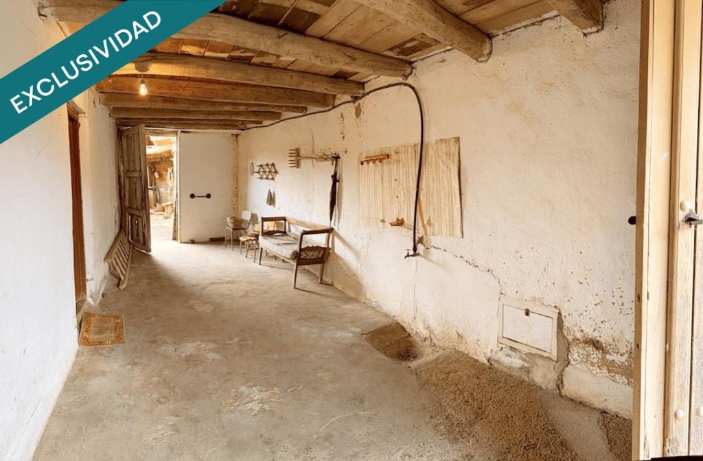 4 soveværelse Finca/Landehus til salg i Santas Martas med garage - € 60.000 (Ref: 9595510)