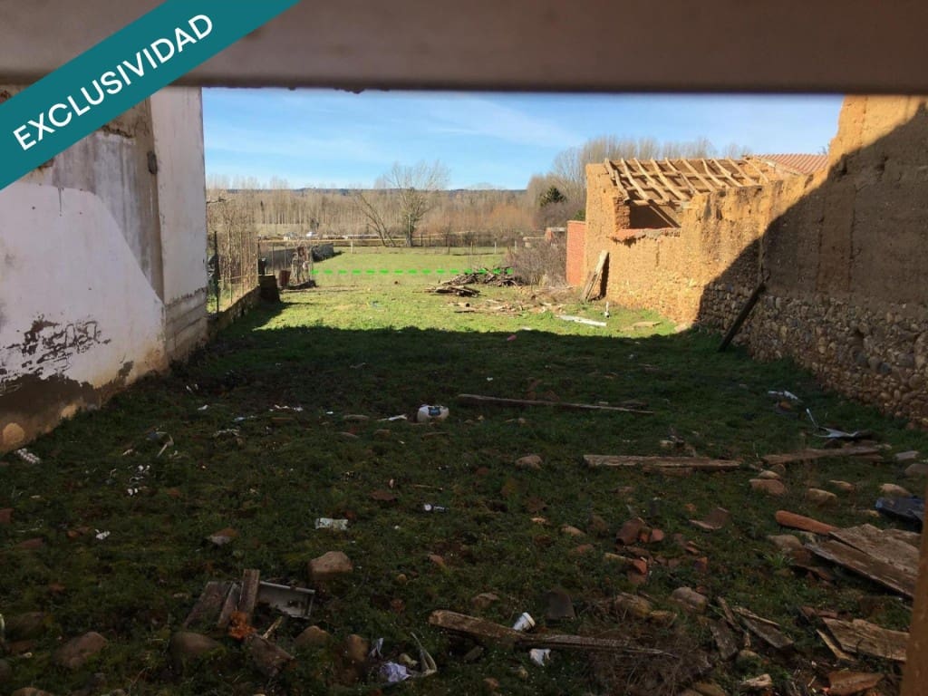 Building Plot for sale in Sariegos - € 60,000 (Ref: 9595513)