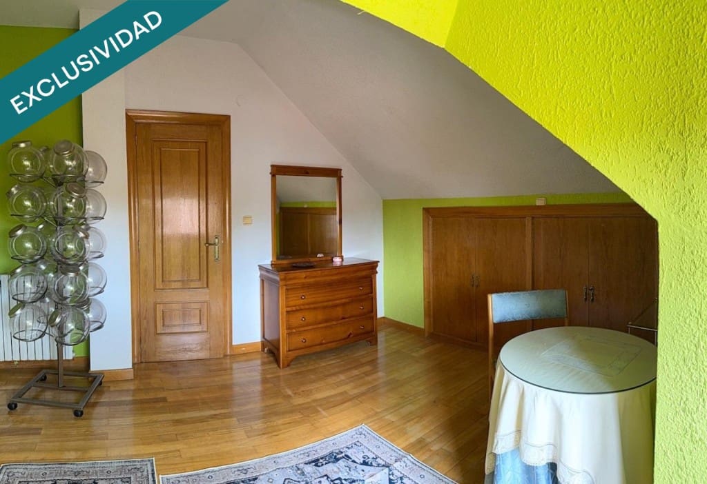 Chalet de 5 habitaciones en Sariegos en venta con garaje - 310.000 € (Ref: 9595514)