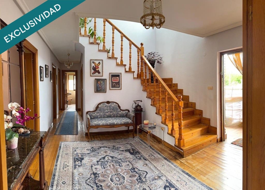 Chalet de 5 habitaciones en Sariegos en venta con garaje - 310.000 € (Ref: 9595514)