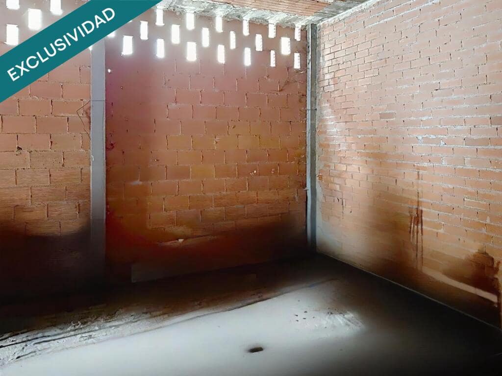 Commercial for sale in Leon city - € 88,200 (Ref: 9595516)