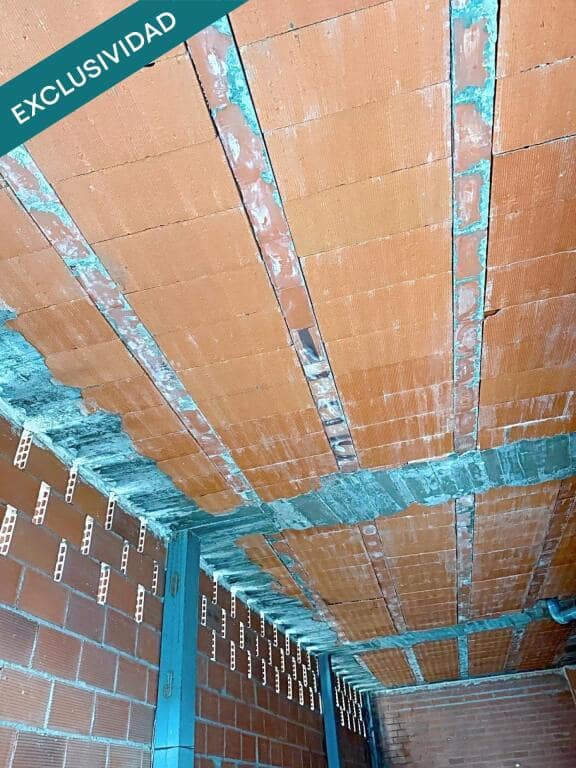 Commercial for sale in Leon city - € 88,200 (Ref: 9595516)