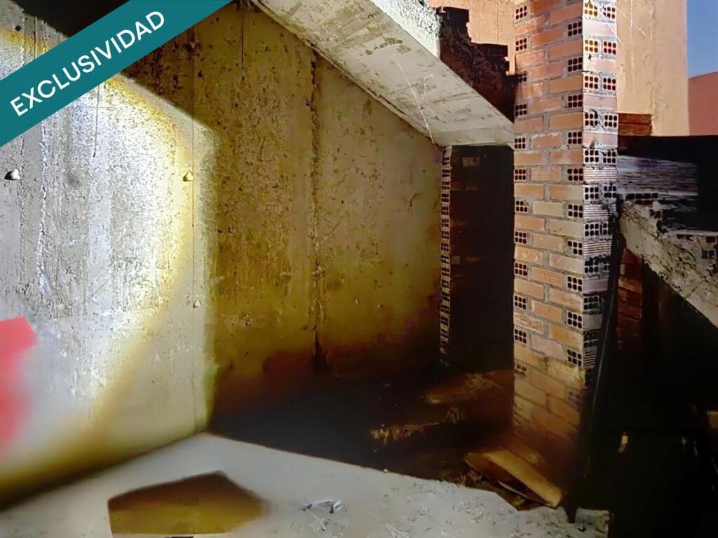 Commercial for sale in Leon city - € 88,200 (Ref: 9595516)