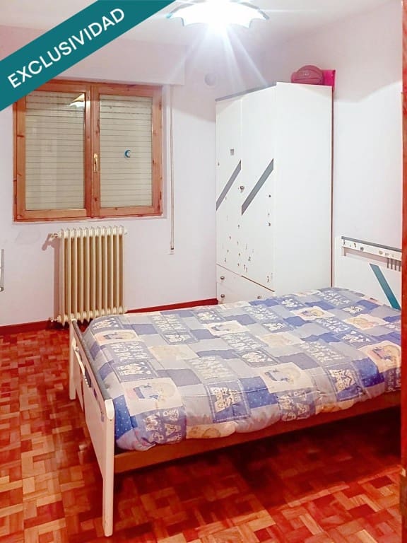 3 soveværelse Lejlighed til salg i La Pola de Gordon med garage - € 54.769 (Ref: 9595520)