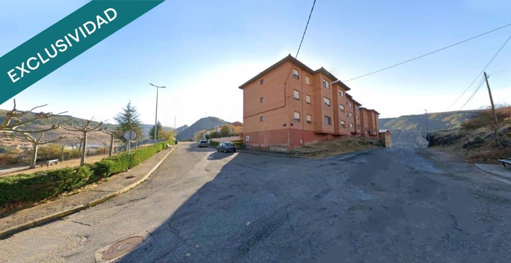 3 soveværelse Lejlighed til salg i La Pola de Gordon med garage - € 54.769 (Ref: 9595520)