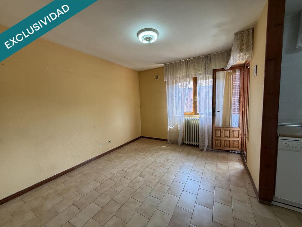 3 sypialnia Apartament na sprzedaż w La Pola de Gordon z garażem - 53 670 € (Ref: 9595520)