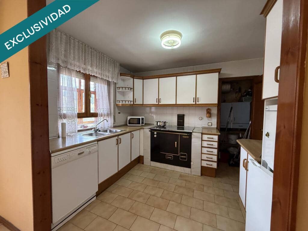 3 sypialnia Apartament na sprzedaż w La Pola de Gordon z garażem - 53 670 € (Ref: 9595520)