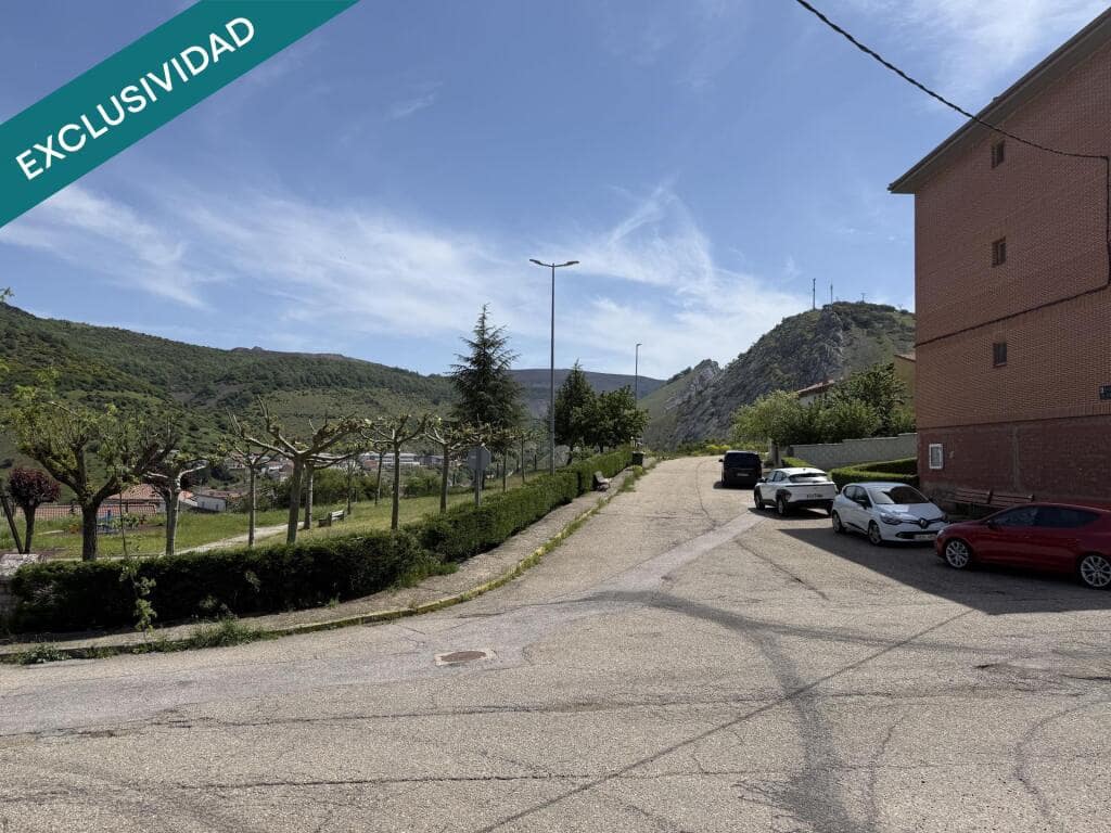3 sypialnia Apartament na sprzedaż w La Pola de Gordon z garażem - 53 670 € (Ref: 9595520)