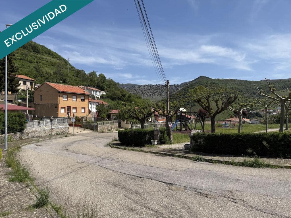 3 sypialnia Apartament na sprzedaż w La Pola de Gordon z garażem - 53 670 € (Ref: 9595520)