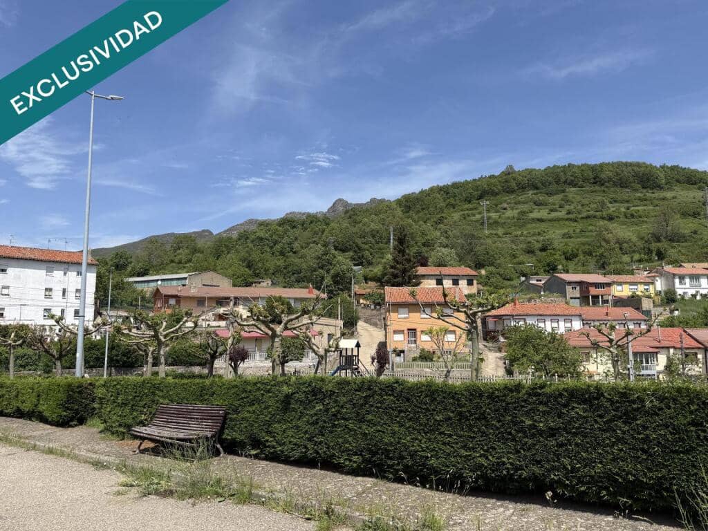 3 sypialnia Apartament na sprzedaż w La Pola de Gordon z garażem - 53 670 € (Ref: 9595520)