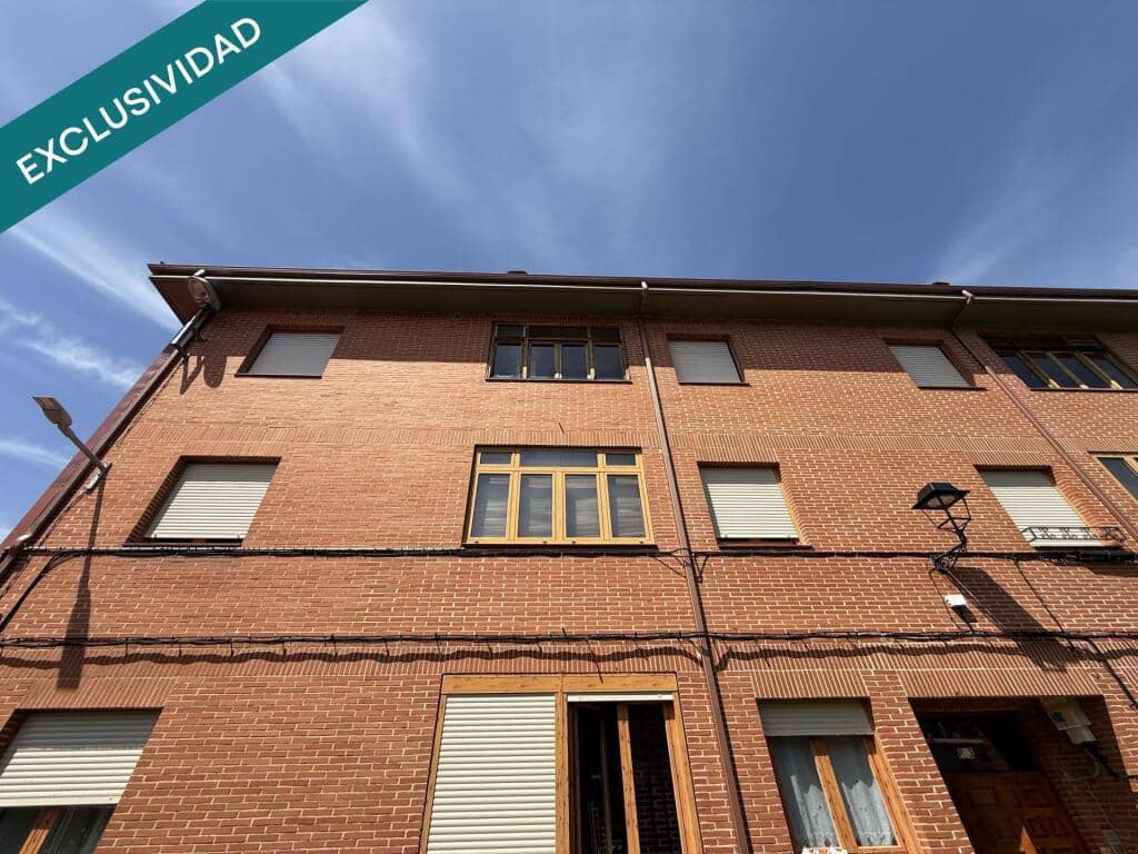 3 sypialnia Apartament na sprzedaż w La Pola de Gordon z garażem - 53 670 € (Ref: 9595520)