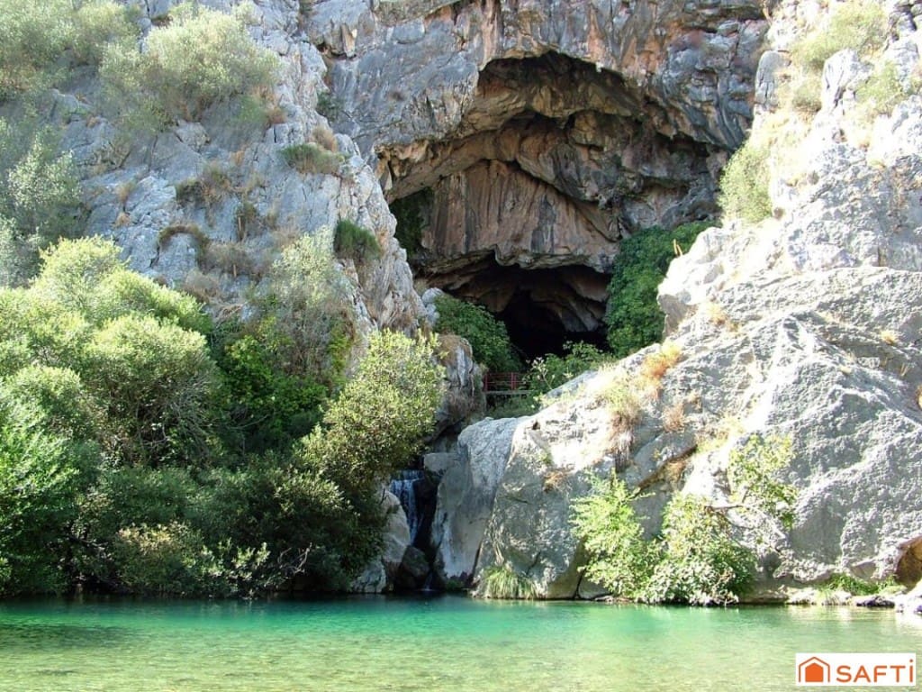 Ubebygd land til salgs i Benaojan - € 36 000 (Ref: 9595521)