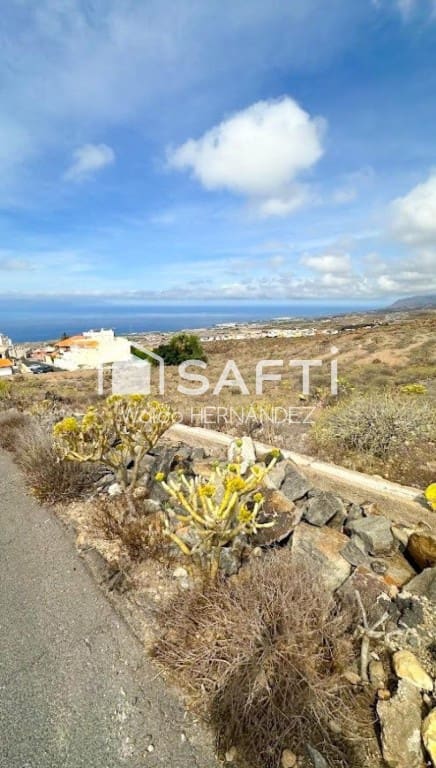 Ubebygd land til salgs i Adeje - € 124 000 (Ref: 9595541)