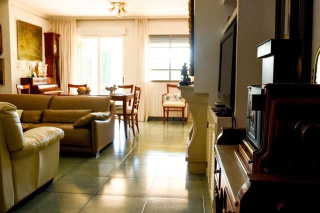 6 bedroom Villa for sale in Las Torres de Cotillas with pool garage - € 380,000 (Ref: 9595544)