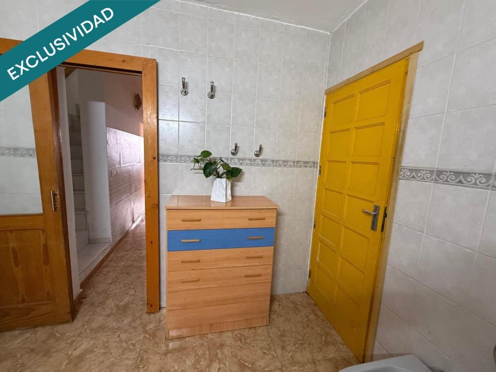3 bedroom Terraced Villa for sale in Arrecife - € 220,000 (Ref: 9595548)