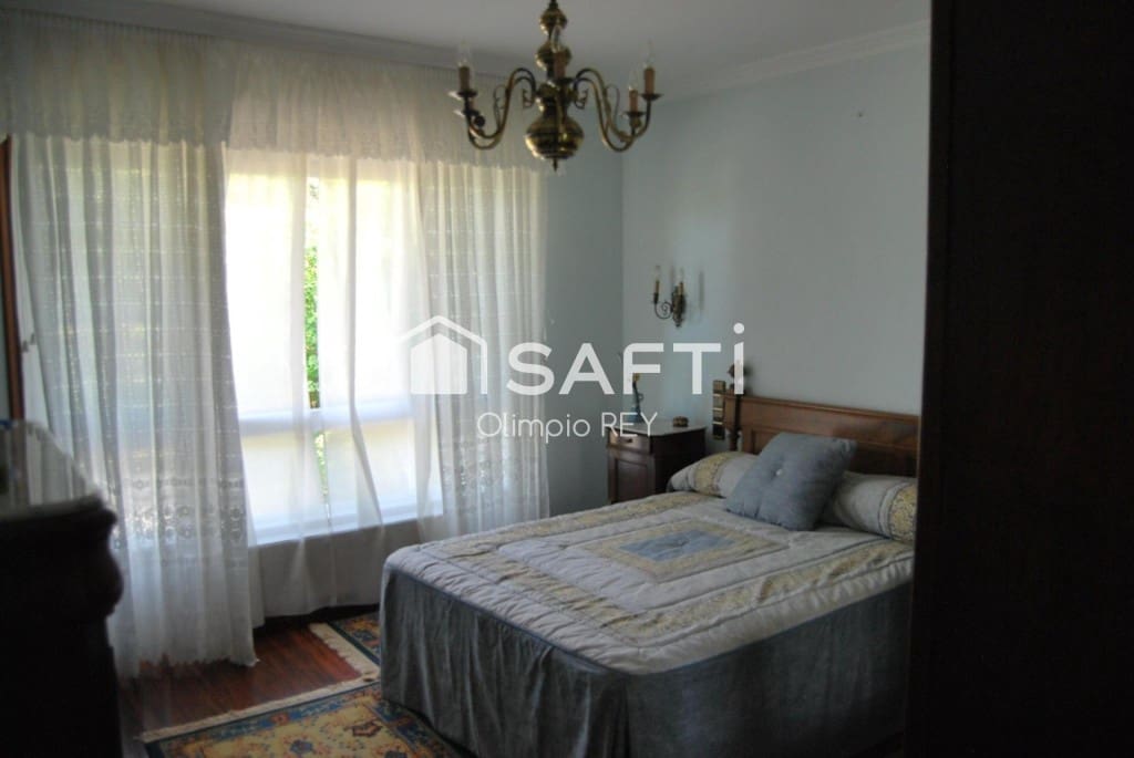 7 bedroom Villa for sale in Vilagarcia de Arousa - € 590,000 (Ref: 9595552)