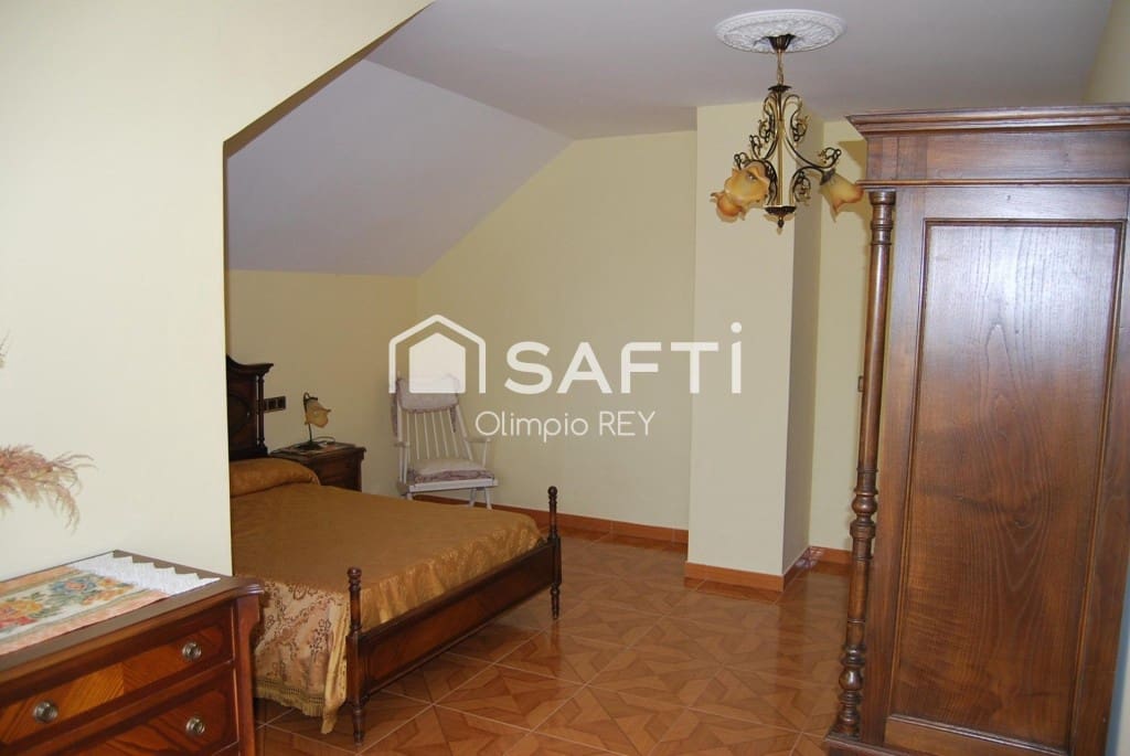 7 bedroom Villa for sale in Vilagarcia de Arousa - € 590,000 (Ref: 9595552)