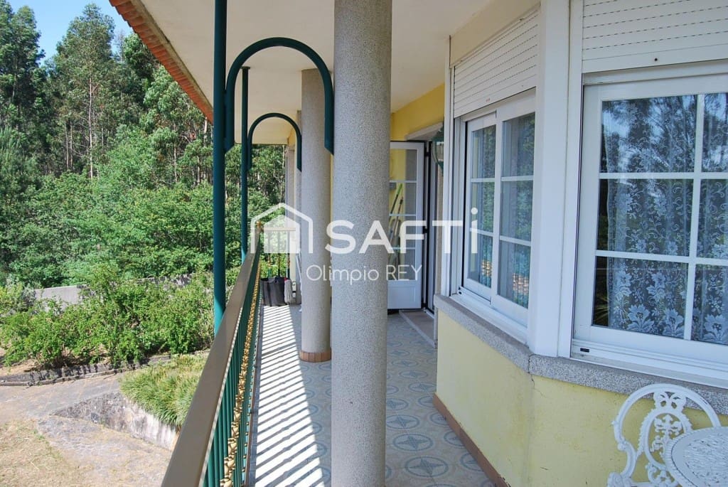 7 bedroom Villa for sale in Vilagarcia de Arousa - € 590,000 (Ref: 9595552)