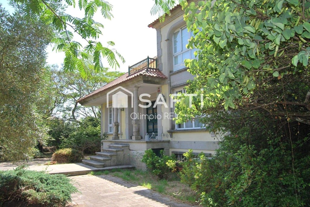 7 bedroom Villa for sale in Vilagarcia de Arousa - € 590,000 (Ref: 9595552)