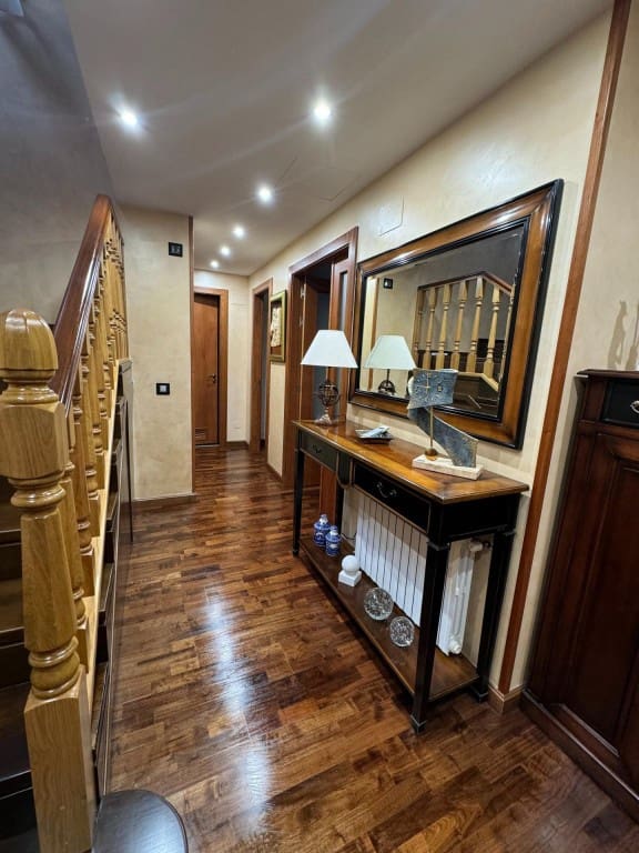 5 bedroom Flat for sale in Valladolid city with garage - € 850,000 (Ref: 9595557)