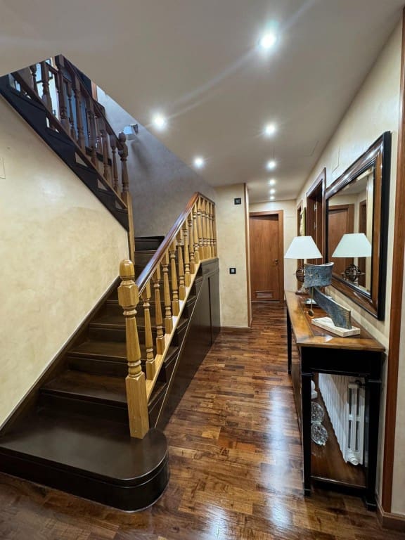 5 bedroom Flat for sale in Valladolid city with garage - € 850,000 (Ref: 9595557)