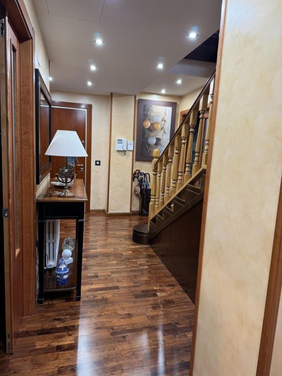 5 bedroom Flat for sale in Valladolid city with garage - € 850,000 (Ref: 9595557)