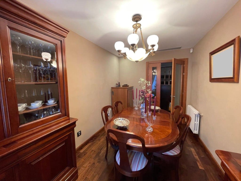 5 bedroom Flat for sale in Valladolid city with garage - € 850,000 (Ref: 9595557)