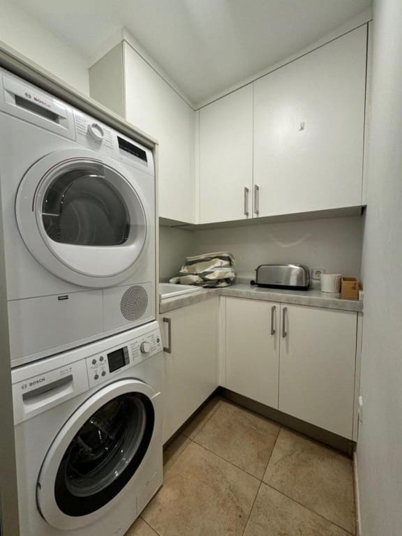 Office for sale in Segovia city - € 1,245,000 (Ref: 9595558)