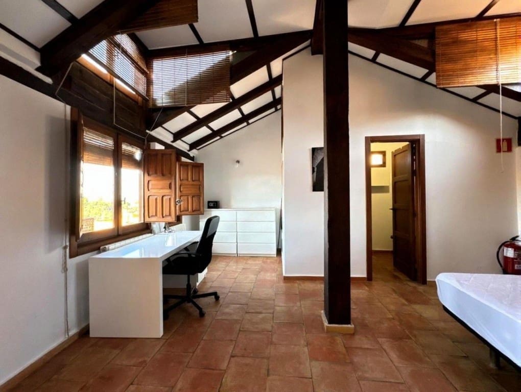 Office for sale in Segovia city - € 1,245,000 (Ref: 9595558)