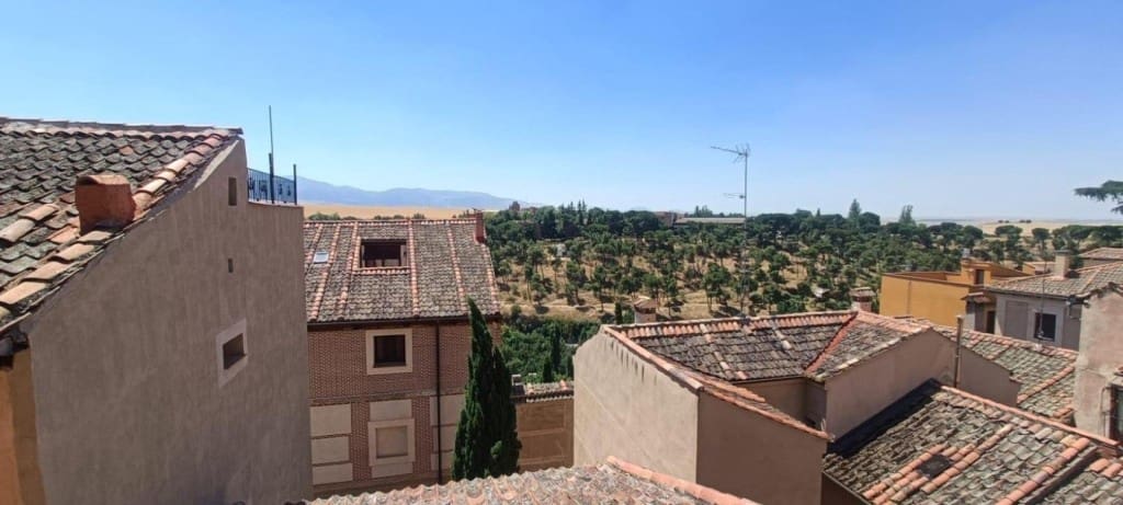 Office for sale in Segovia city - € 1,245,000 (Ref: 9595558)