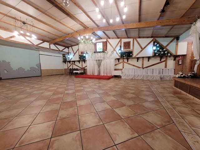 Komercyjne na sprzedaż w Cuéllar - 600 000 € (Ref: 9595559)