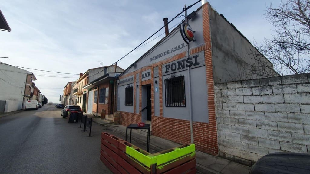 Commercial for sale in Cuellar - € 600,000 (Ref: 9595559)