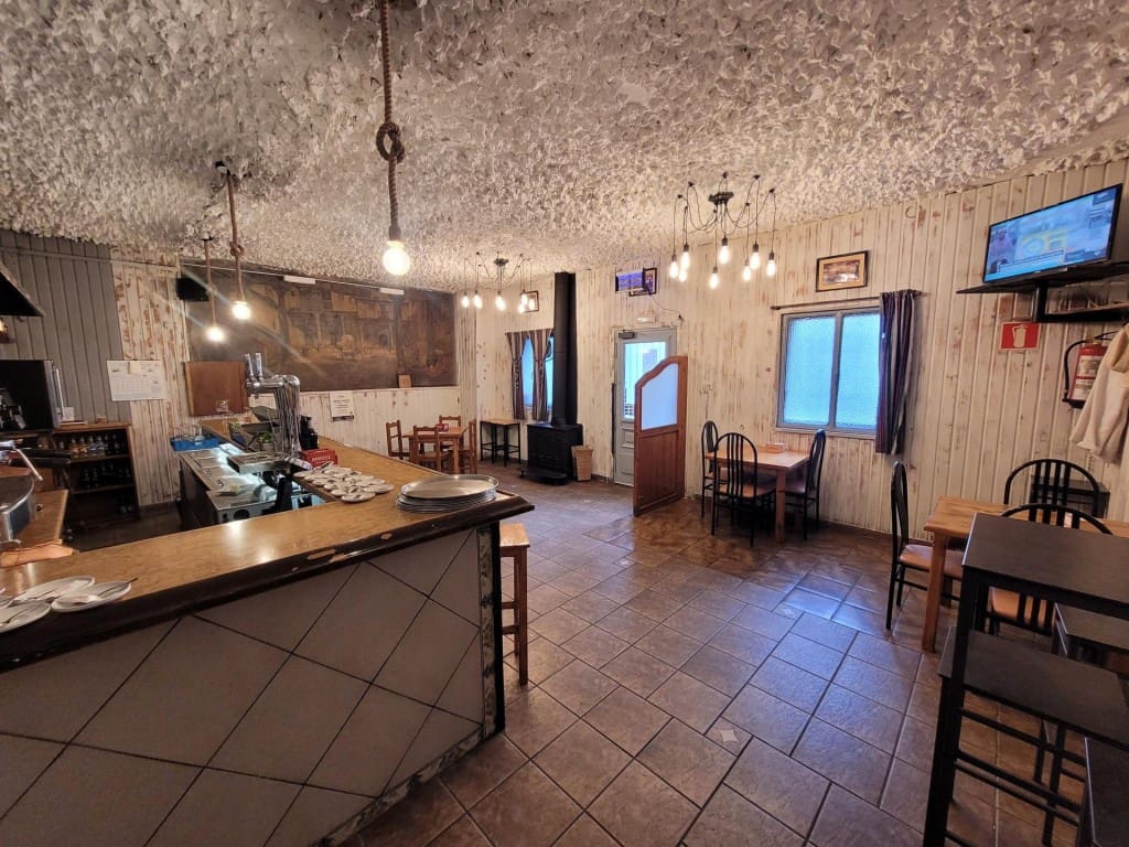 Commercial for sale in Cuellar - € 600,000 (Ref: 9595559)