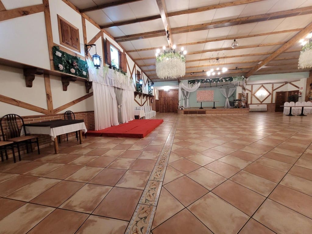 Commercial for sale in Cuellar - € 600,000 (Ref: 9595559)