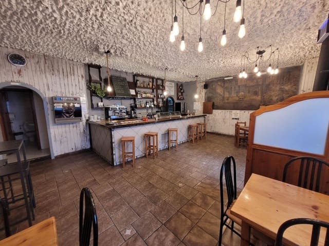 Komercyjne na sprzedaż w Cuéllar - 600 000 € (Ref: 9595559)