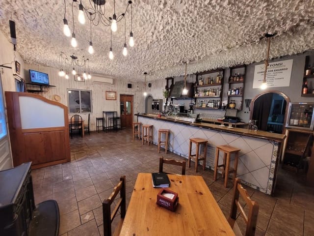 Komercyjne na sprzedaż w Cuéllar - 600 000 € (Ref: 9595559)