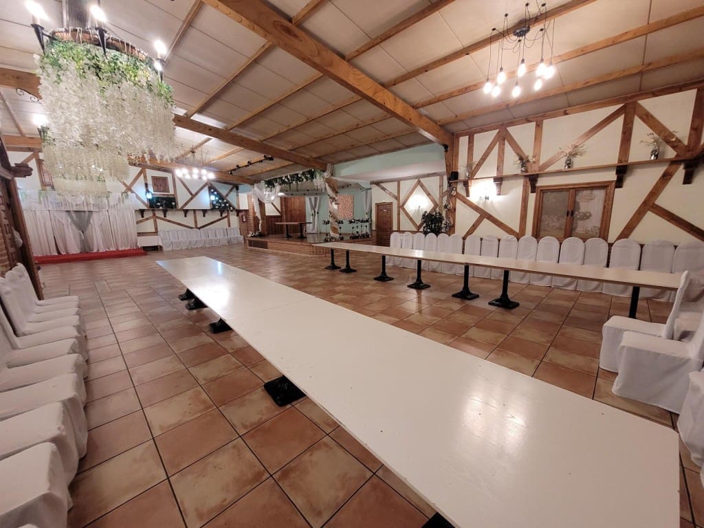 Commercial for sale in Cuellar - € 600,000 (Ref: 9595559)