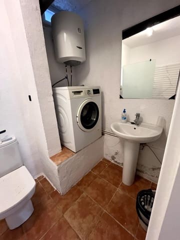 6 slaapkamer Villa te koop in Roda de Barà - € 260.000 (Ref: 9595561)