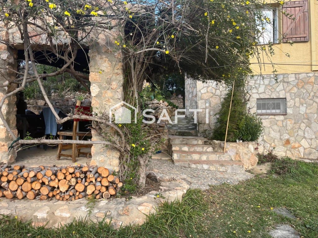 6 sovrum Villa till salu i La Bisbal del Penedes med pool garage - 349 000 € (Ref: 9595562)