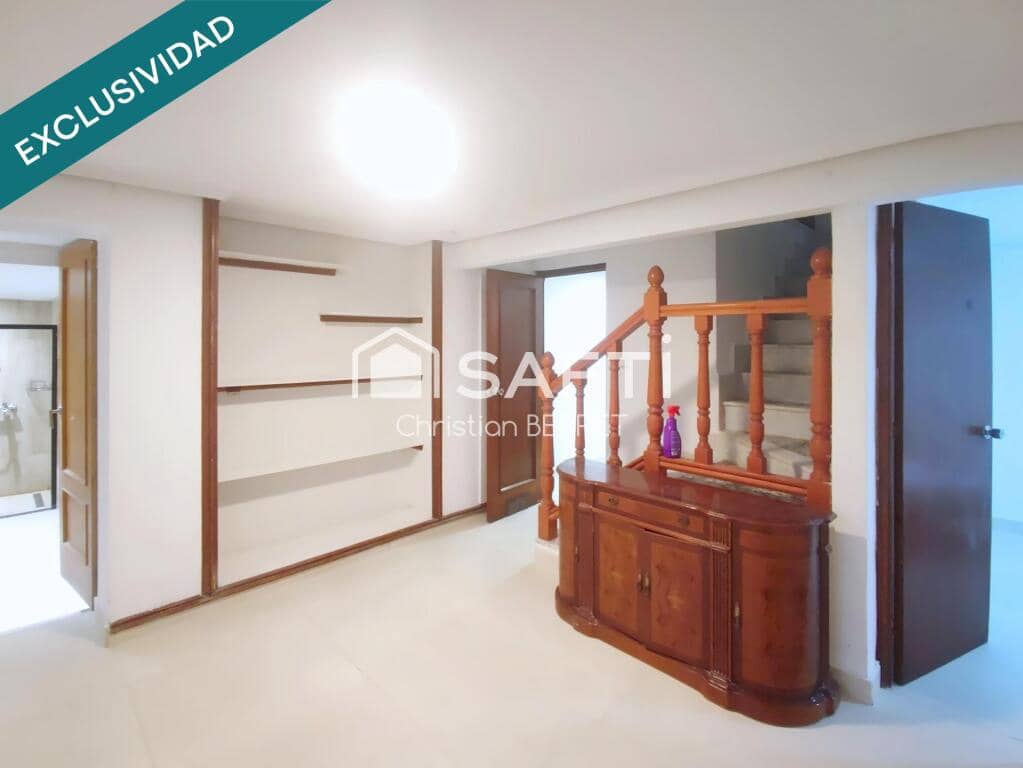 6 bedroom Finca/Country House for sale in Montserrat with pool - € 328,000 (Ref: 9595568)