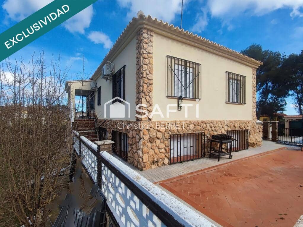 6 bedroom Finca/Country House for sale in Montserrat with pool - € 328,000 (Ref: 9595568)
