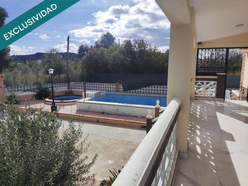 6 bedroom Finca/Country House for sale in Montserrat with pool - € 328,000 (Ref: 9595568)